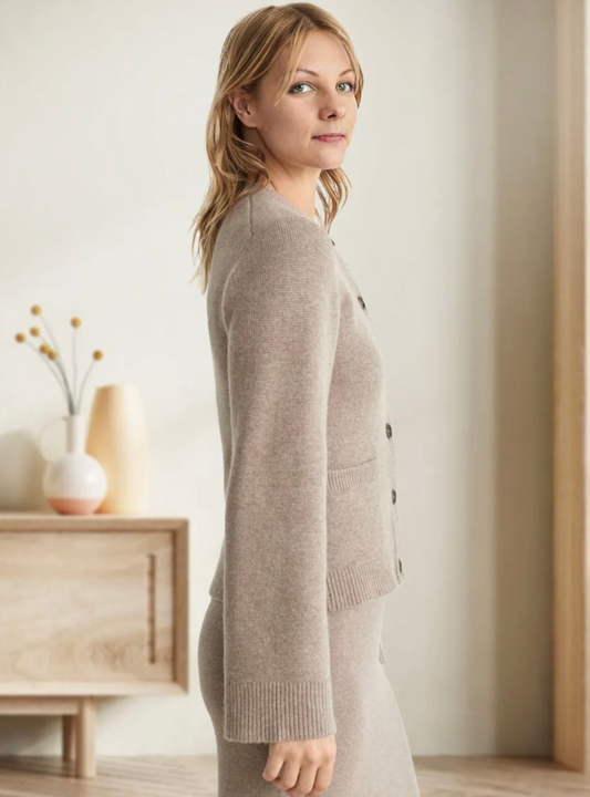 WW |  Strickjacke - Elegant - Luxuriöss Material - Alltagstauglich für Damen