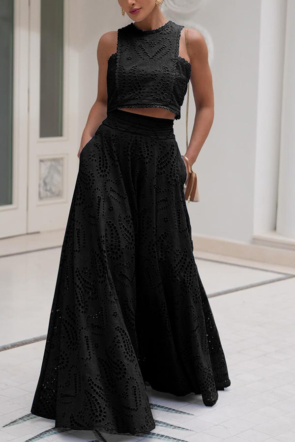 Two-piece embroidered set with long high-waisted skirt with pockets