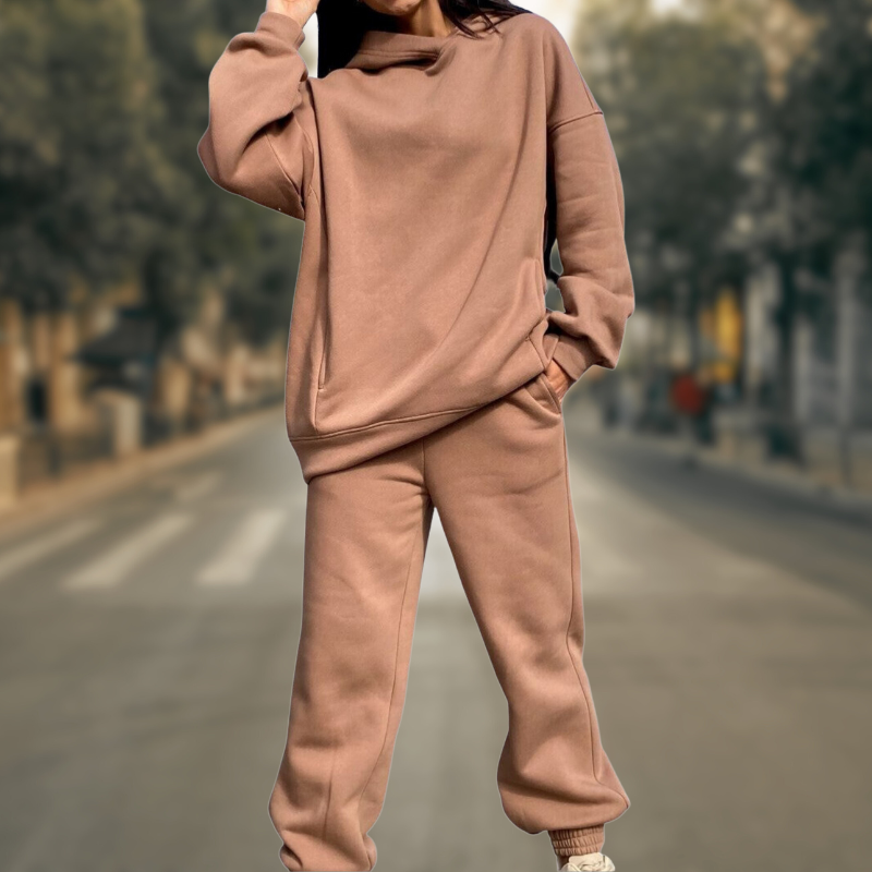 WW | Stylish and trendy hoodie and pants set
