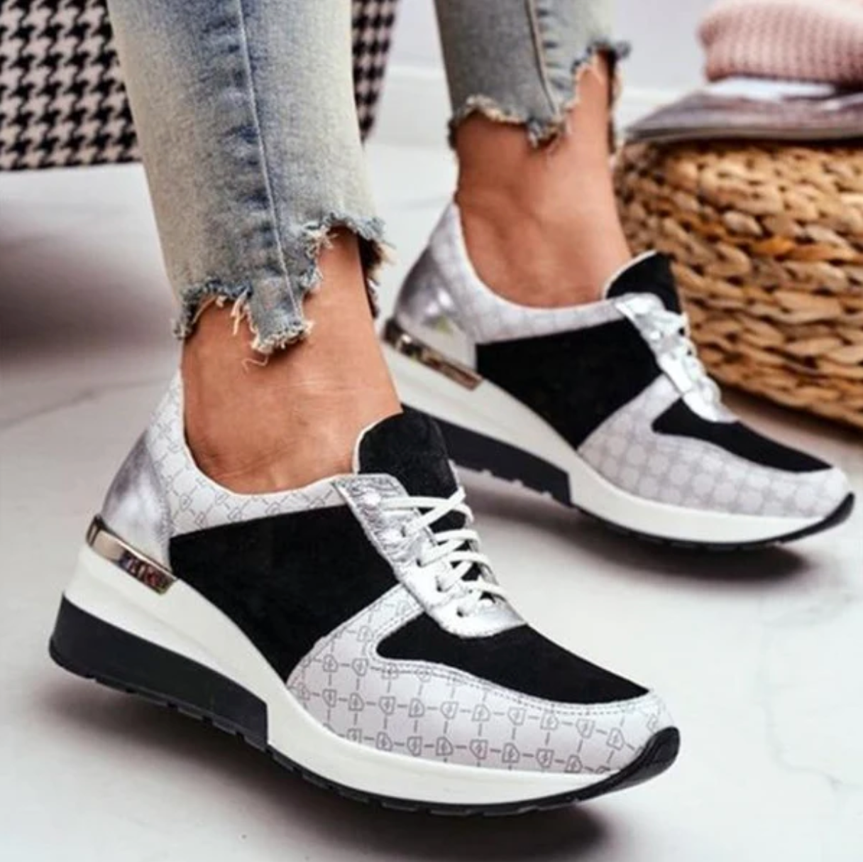 WW | Stylish Wedge Sneakers