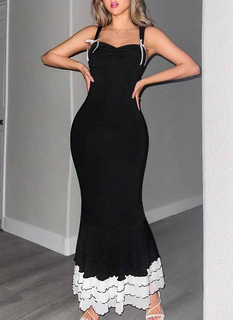 The black bodycon maxi dress with a sweetheart neckline