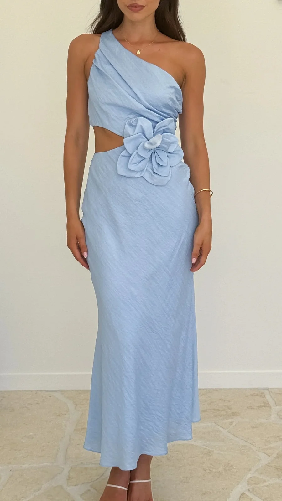 Figure-hugging one-shoulder maxi dress
