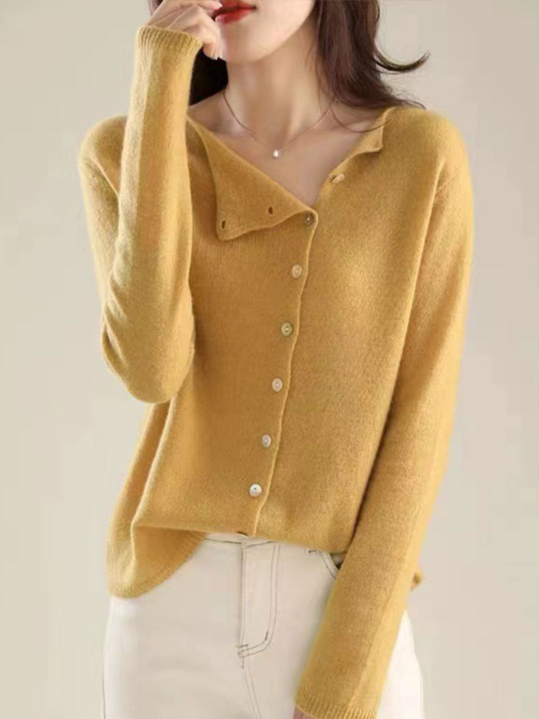 WW | Weiche Strickjacke mit Knopfleiste und rundem Ausschnitt