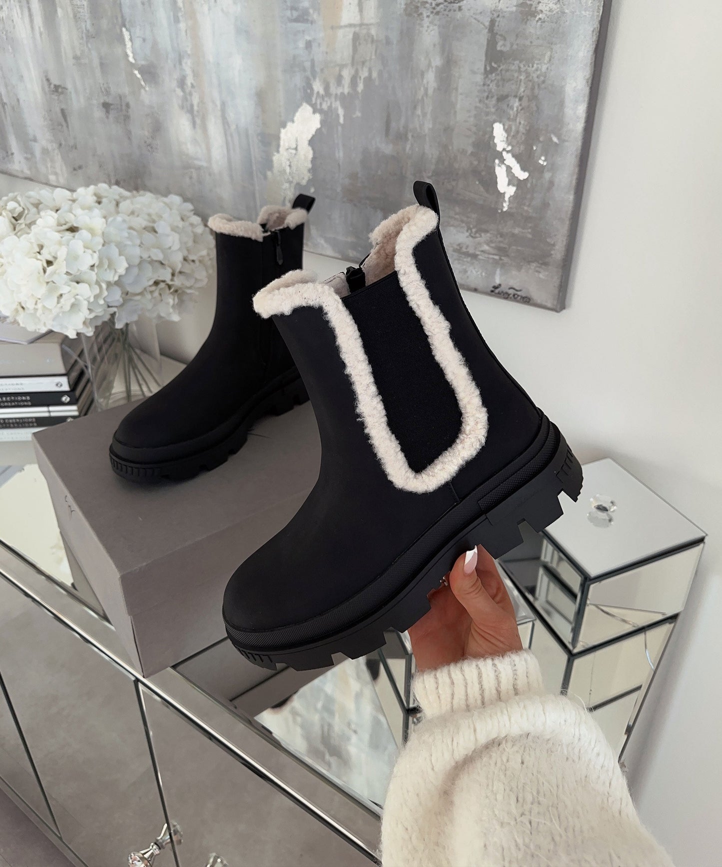 WW | Schicke schwarze Leder-Stiefeletten