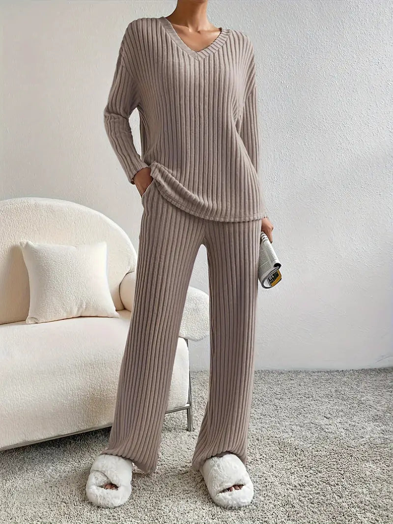 WW 2-Piece Set | Elegant Ribbed Women's Suit with V-Neck Sweater and Matching Pants