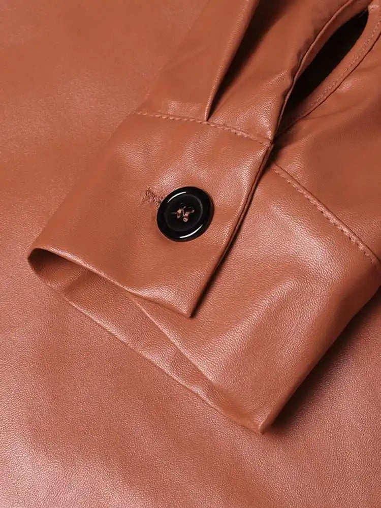 WW | Vintage leather bomber jacket with lapel collar and button closure