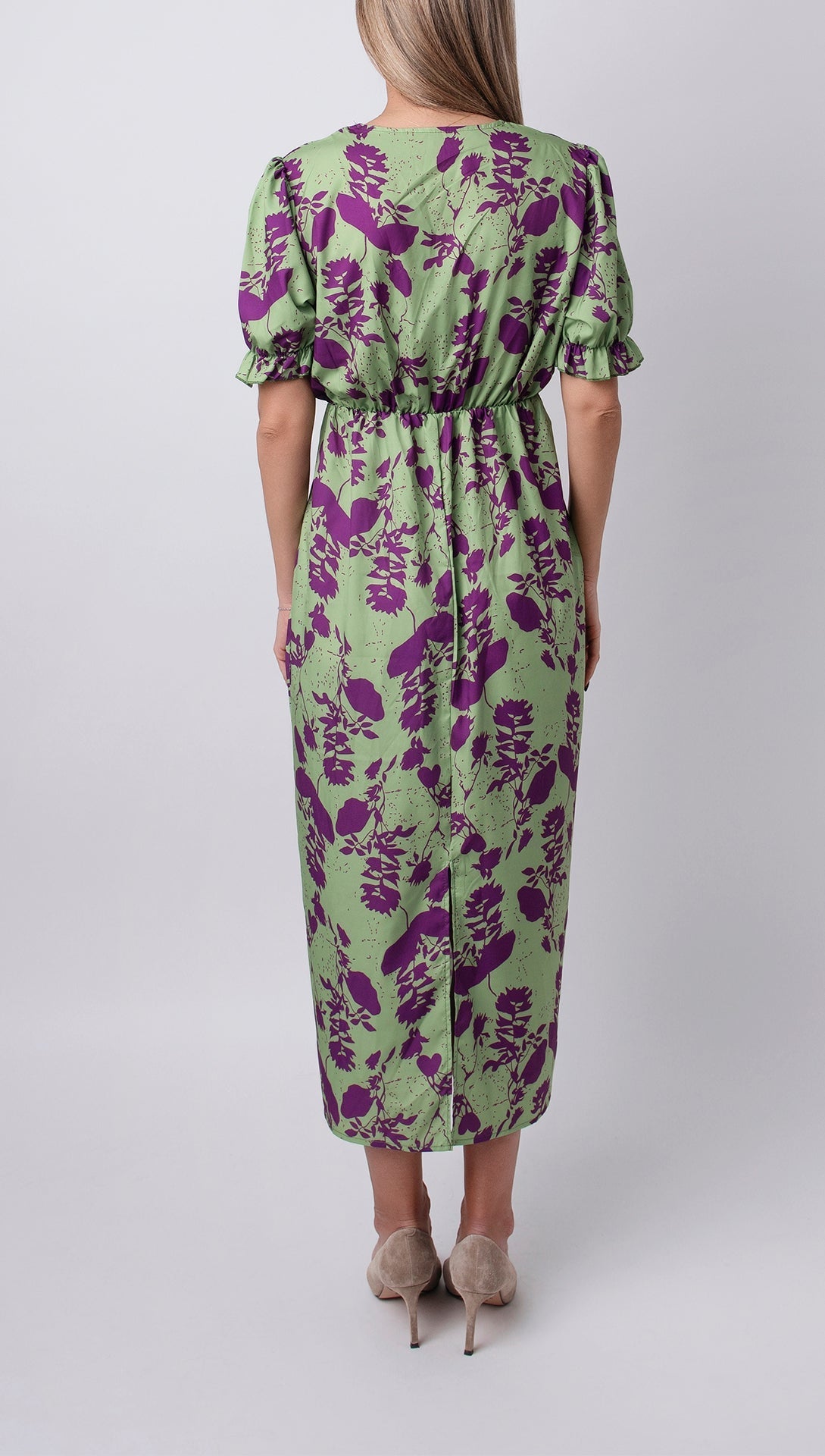 Carina - Long Women's Dress with Floral Print, V-Neck, and Short Sleeves - Elegance and Comfort