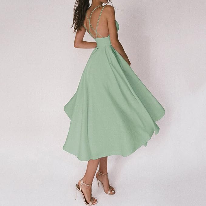 WW | Ein Leichtes Kleid mit Zarten Spaghettiträgern