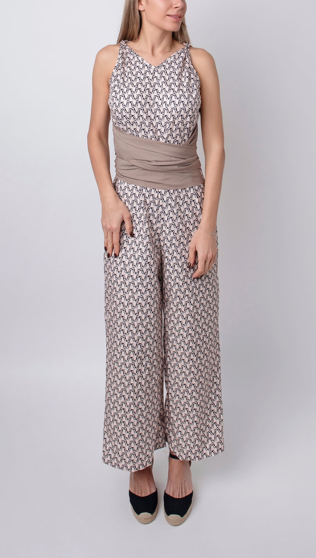 Eliana - Sleeveless Jumpsuit with Round Neck