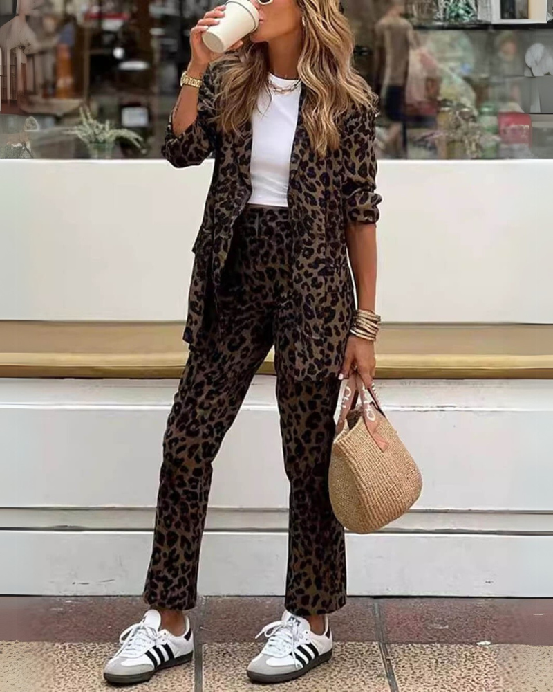WW | Elegantes Satz Mit Leopardenmuster