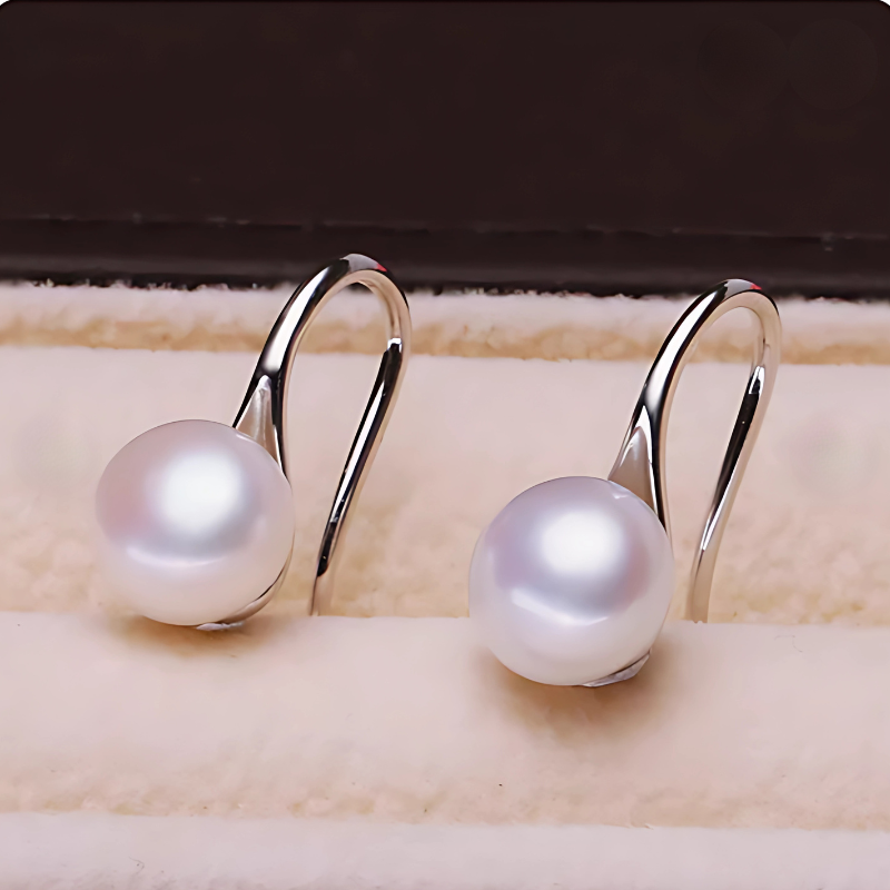 WW | Classic Pearl Drop Earrings