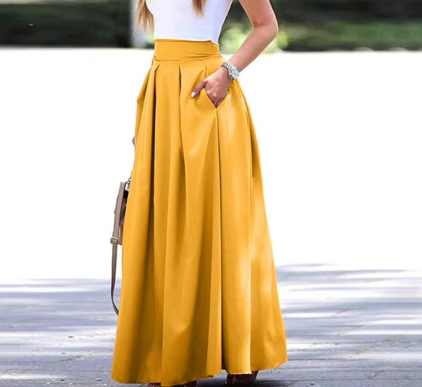 WW | Elegant Pleated Skirt
