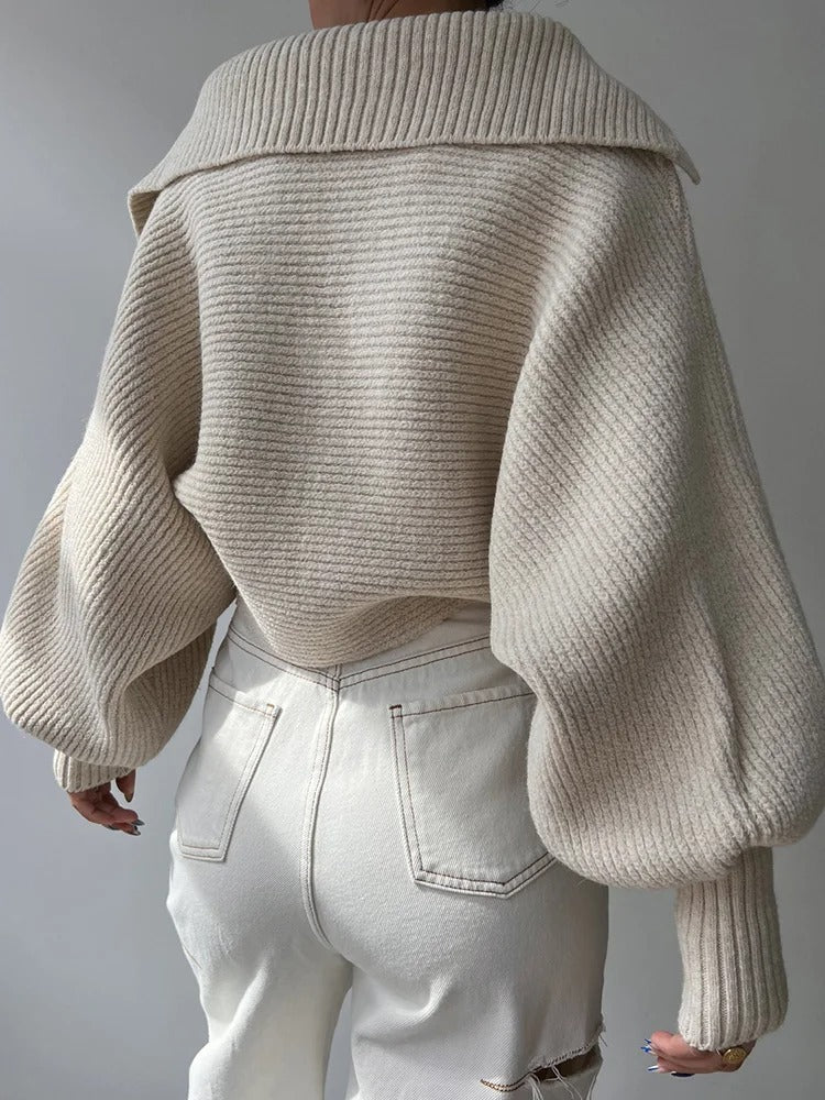WW | Cozy knitted sweater with lantern sleeves and open collar