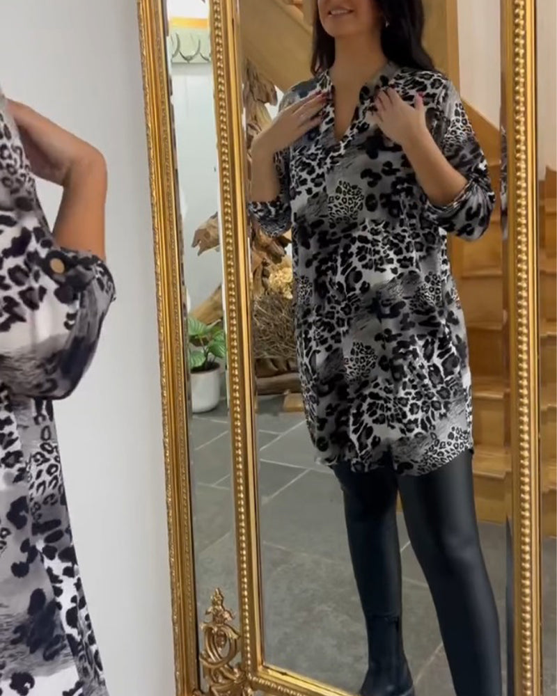 WW | Panther print and V-neck