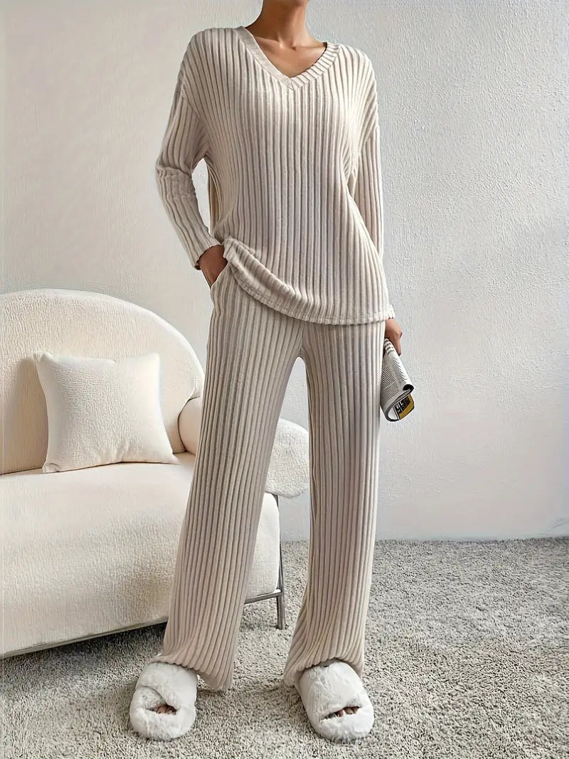 WW 2-Piece Set | Elegant Ribbed Women's Suit with V-Neck Sweater and Matching Pants