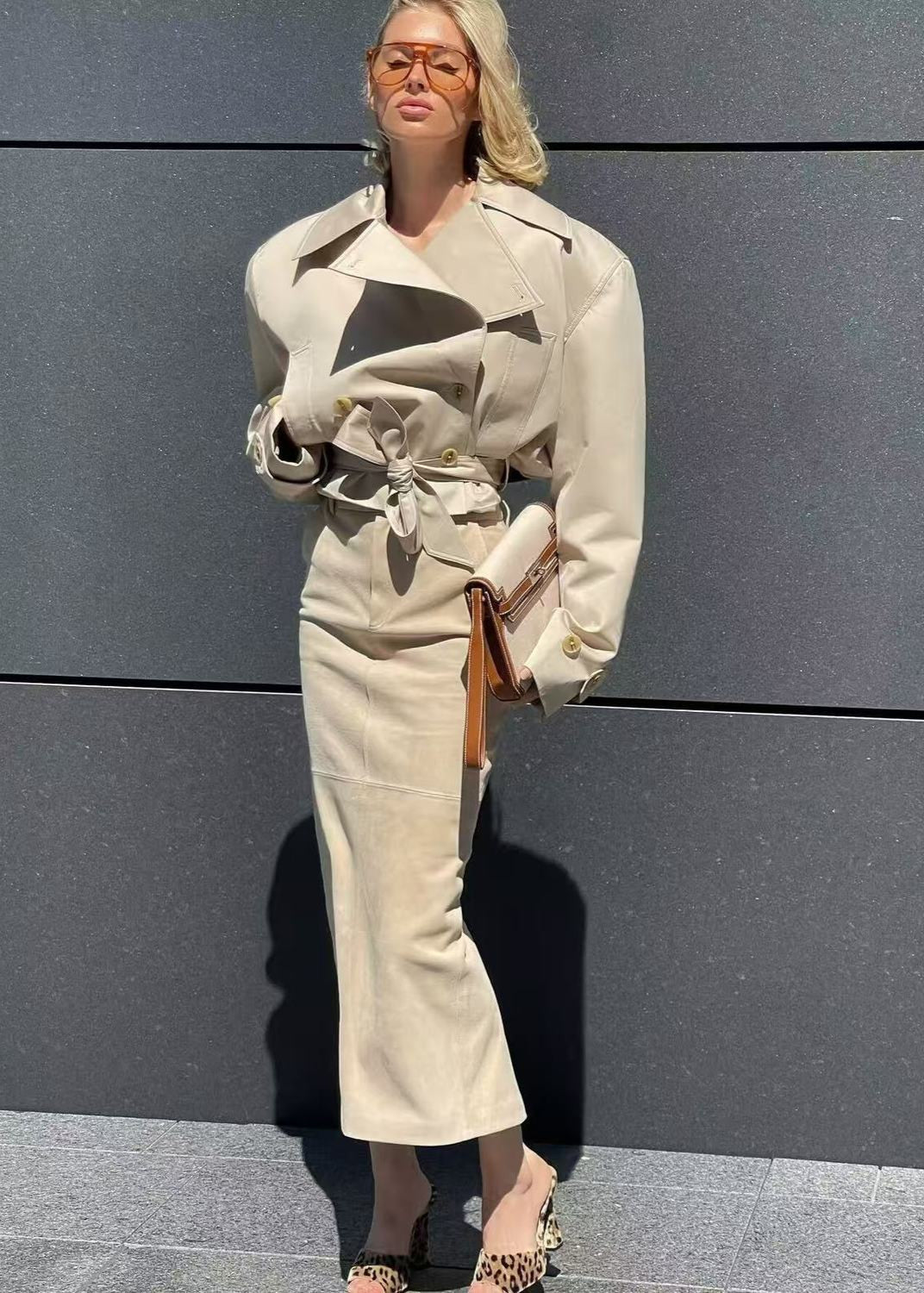 WW | Gekürzter Gürteltrenchcoat mit Übergroßen Revers