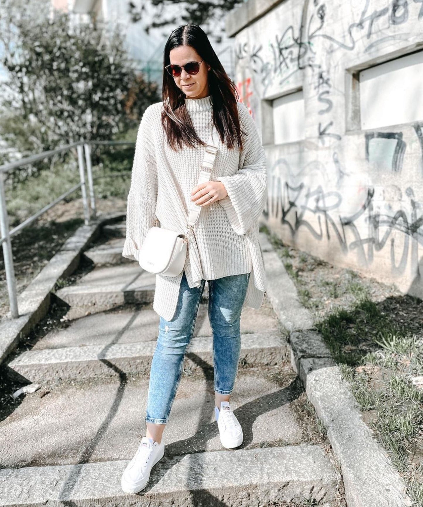WW | Cozy oversized knit sweater in soft beige