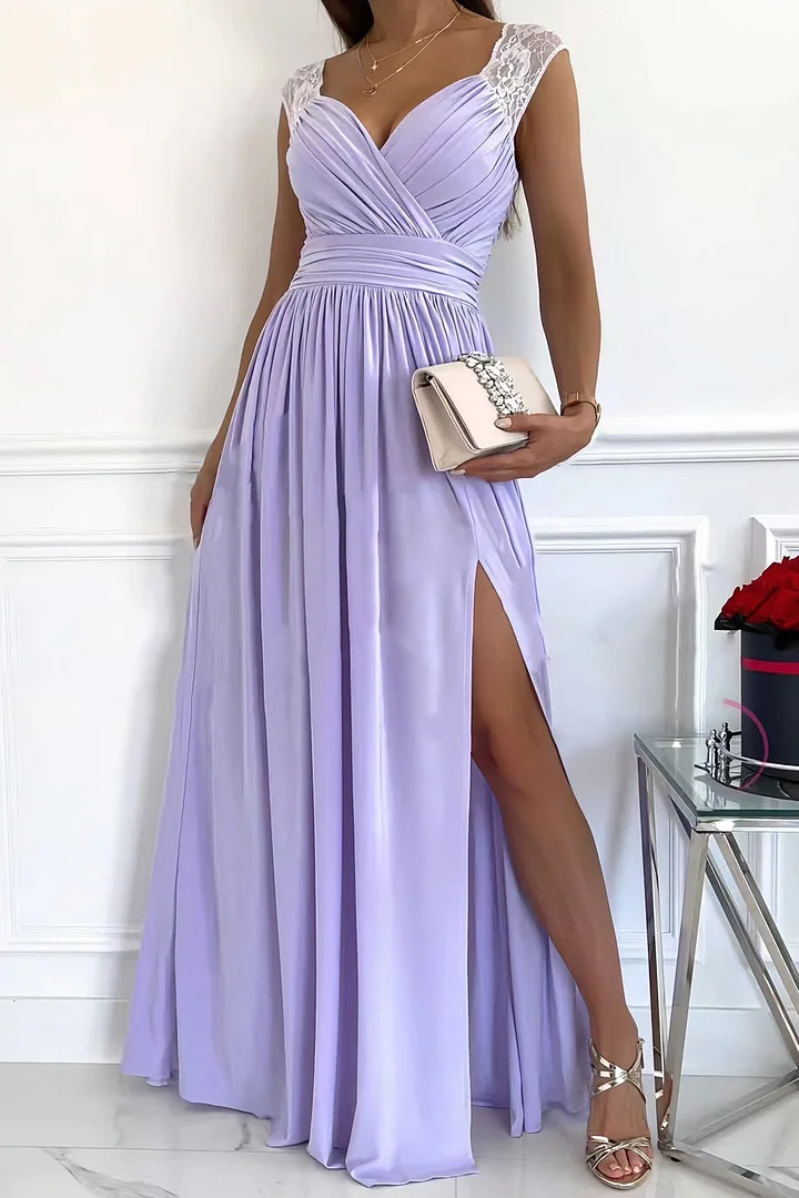 Malena – Ärmelloses Spitzenkleid mit Schlitz am Saum und Rückenausschnitt