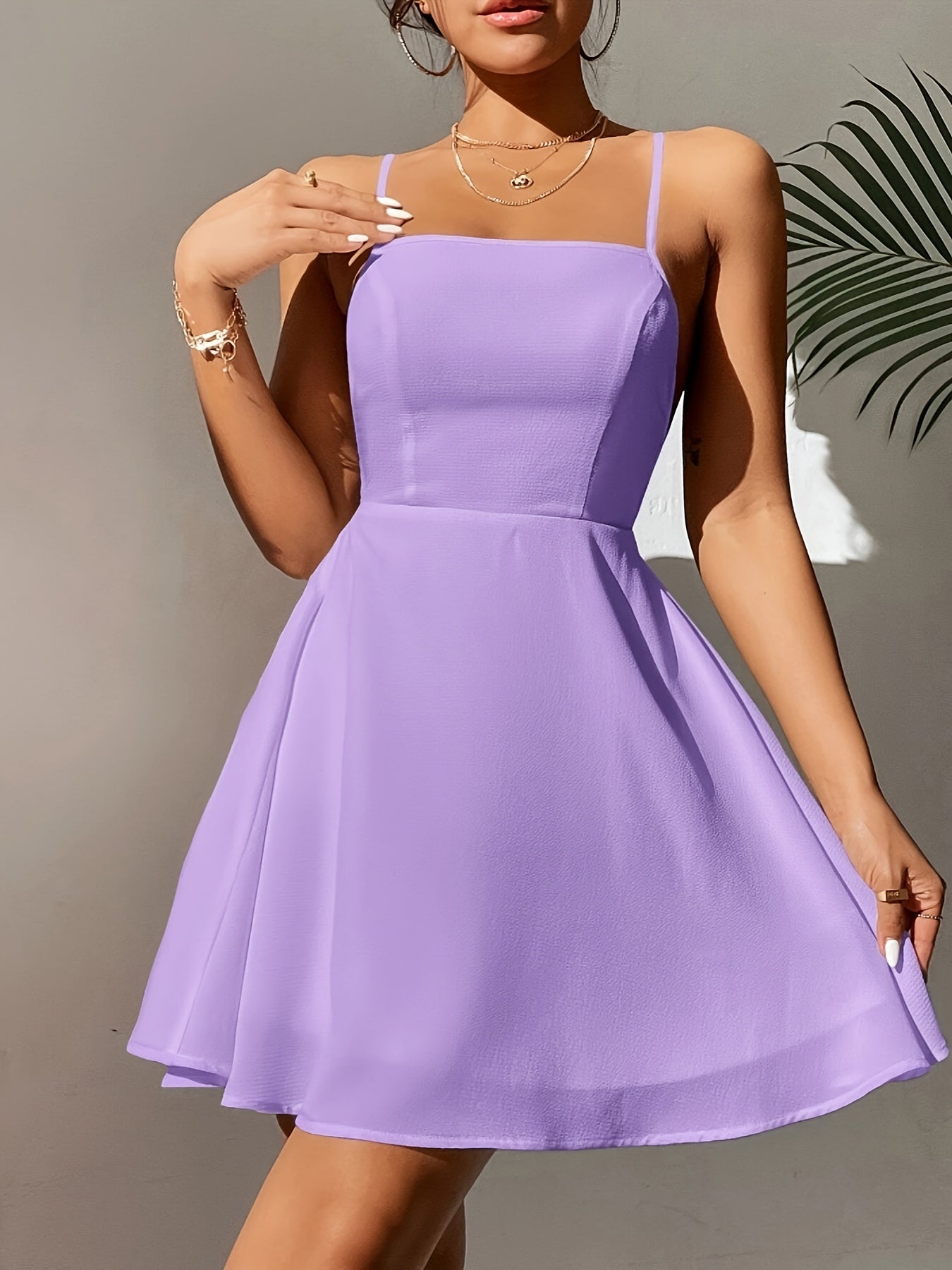 Celina | Kleid mit gekreuztem Rücken und ausgestelltem Rock