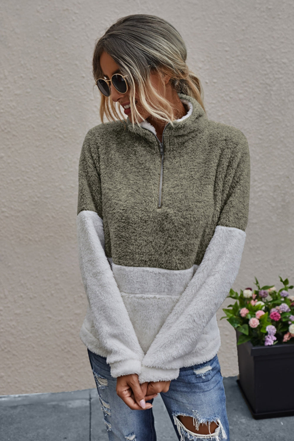 WW | Eleganter Crop-Top mit Reißverschlusstasche