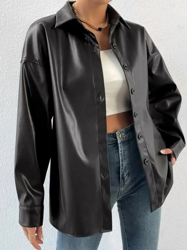 WW | Vintage leather bomber jacket with lapel collar and button closure