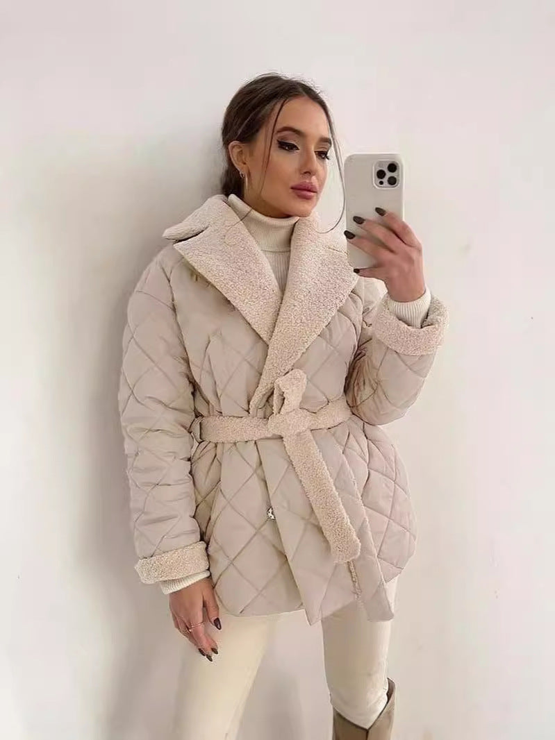 WW | Damen Daunenjacke mit Reverskragen und Bindegürtel