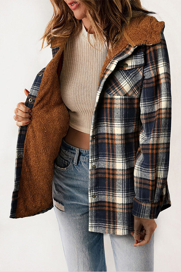 WW | Knopf Sherpa gefütterte Kapuzen-Flanelljacke