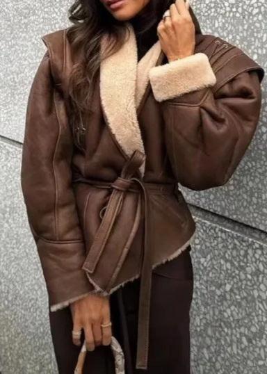 WW | Wildleder Wickeljacke mit Fellbesatz