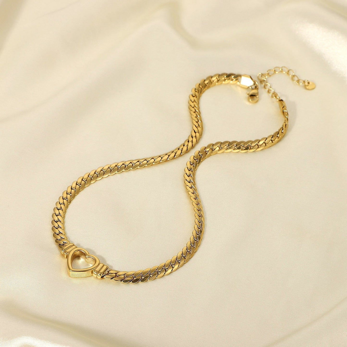 WW | Cuban Chain Heart Necklace
