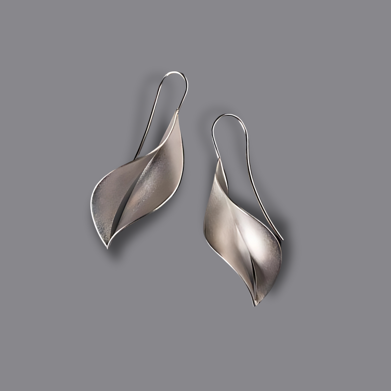 WW | Leaf-shaped Sterling Silver Vintage Earrings