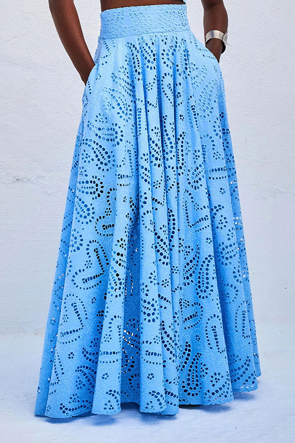 Two-piece embroidered set with long high-waisted skirt with pockets