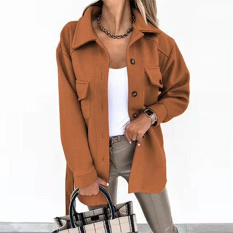 WW | Vielseitige schwarze Oversize-Jacke mit Knöpfen