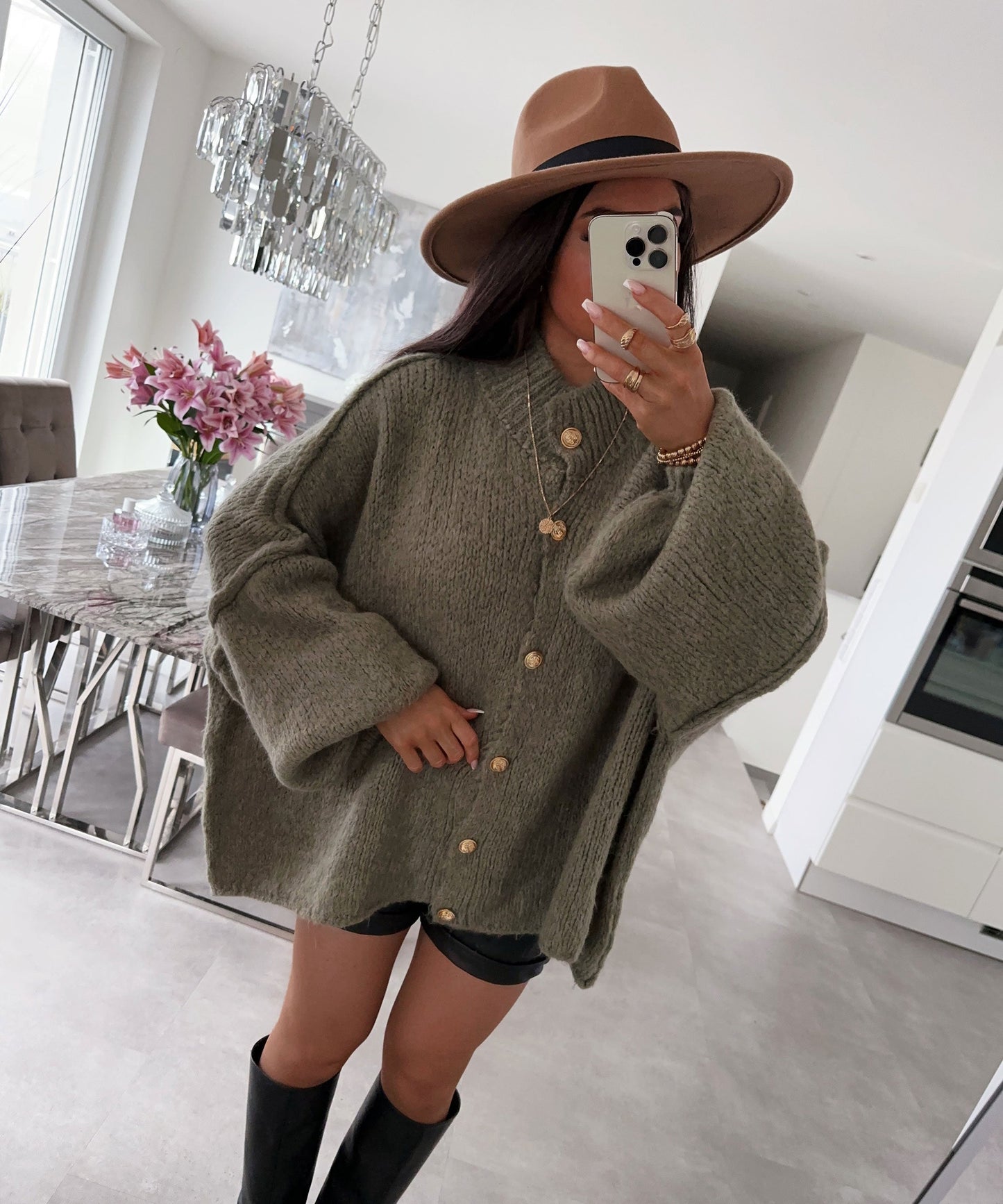 WW | Cozy, oversized cardigan in soft khaki