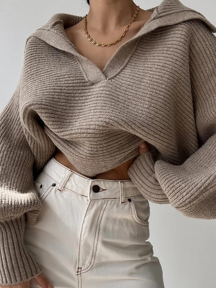 WW | Cozy knitted sweater with lantern sleeves and open collar