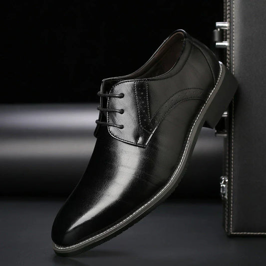 WW | Shoes Dress shoes Leather Classic fit Brogue details Lacing
