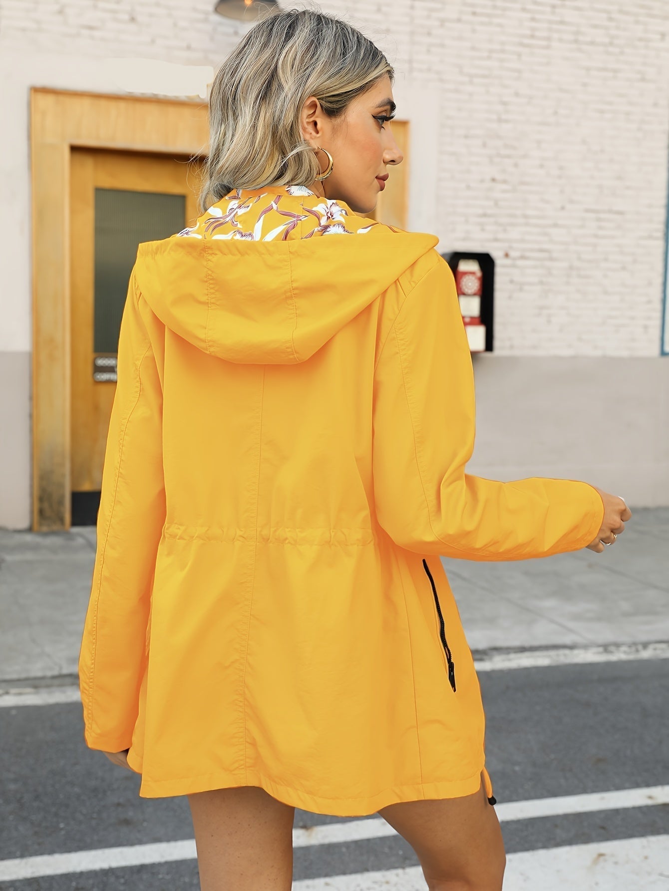 WW | Sommerjacke mit Kapuze und floralem Druck