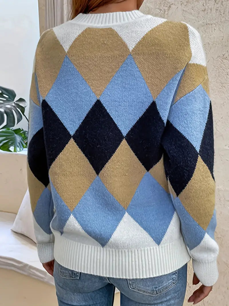 WW | Plaid Round Neck Sweater for Timeless Elegance