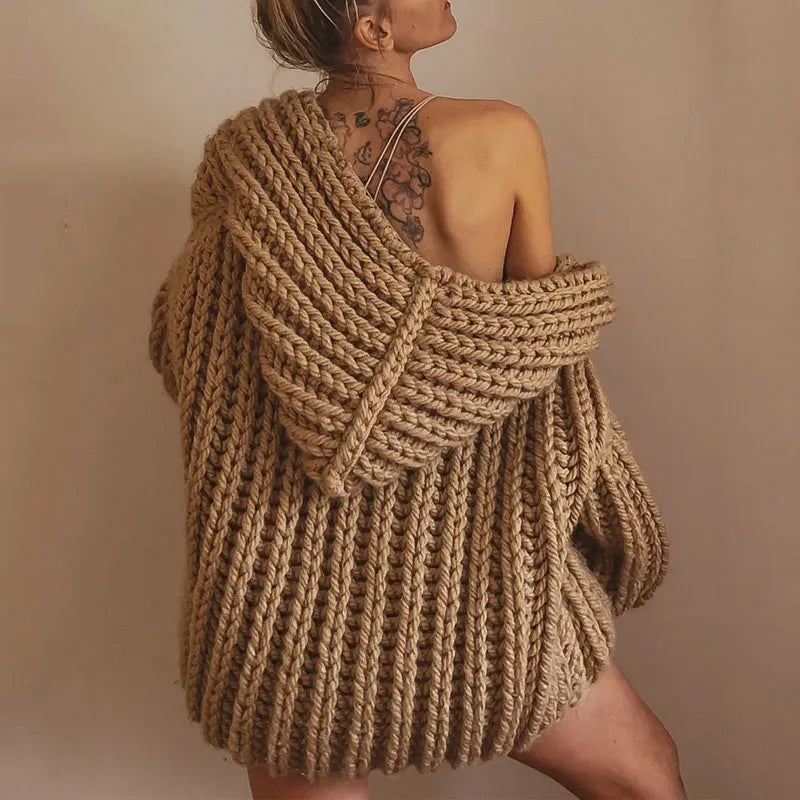 WW | Cozy oversized knitted hoodie sweater