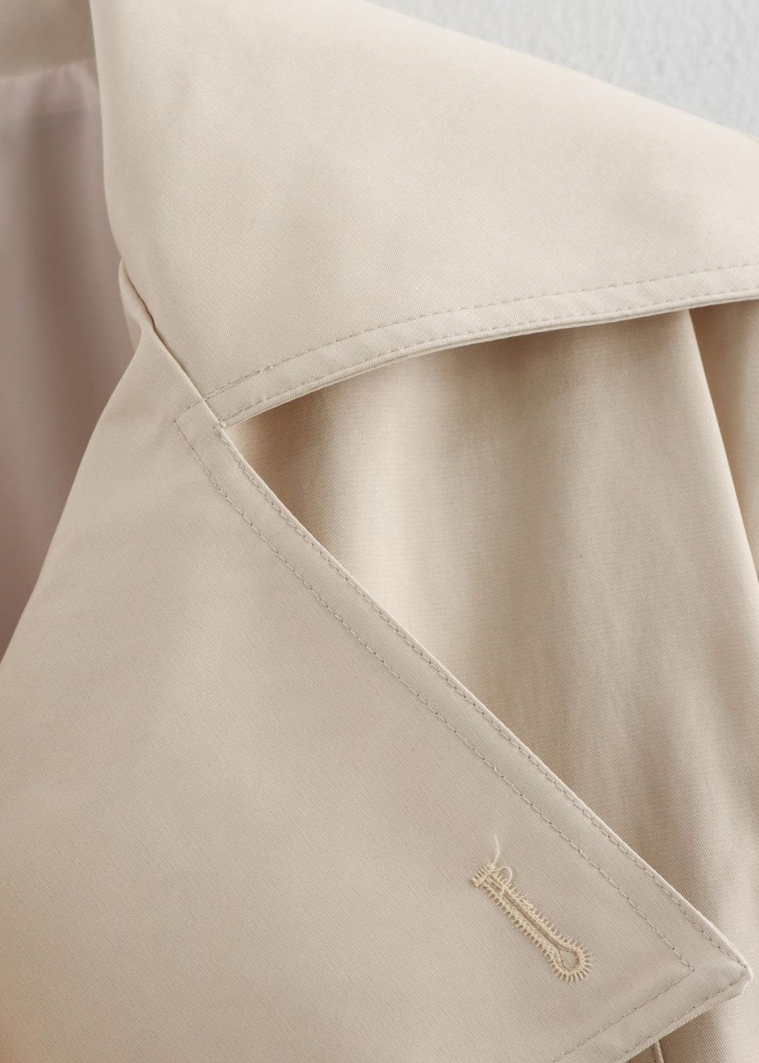 WW | Gekürzter Gürteltrenchcoat mit Übergroßen Revers