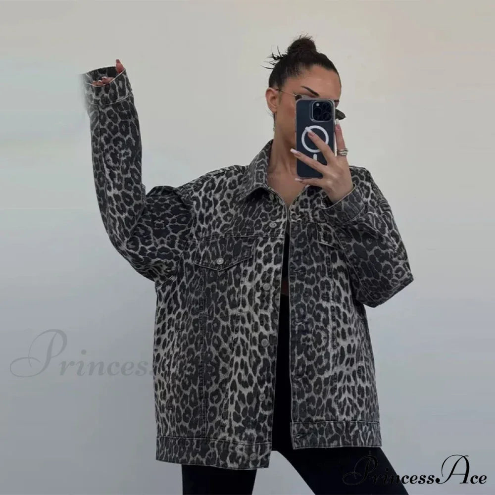 WW | Slim fit denim jacket with leopard embroidery