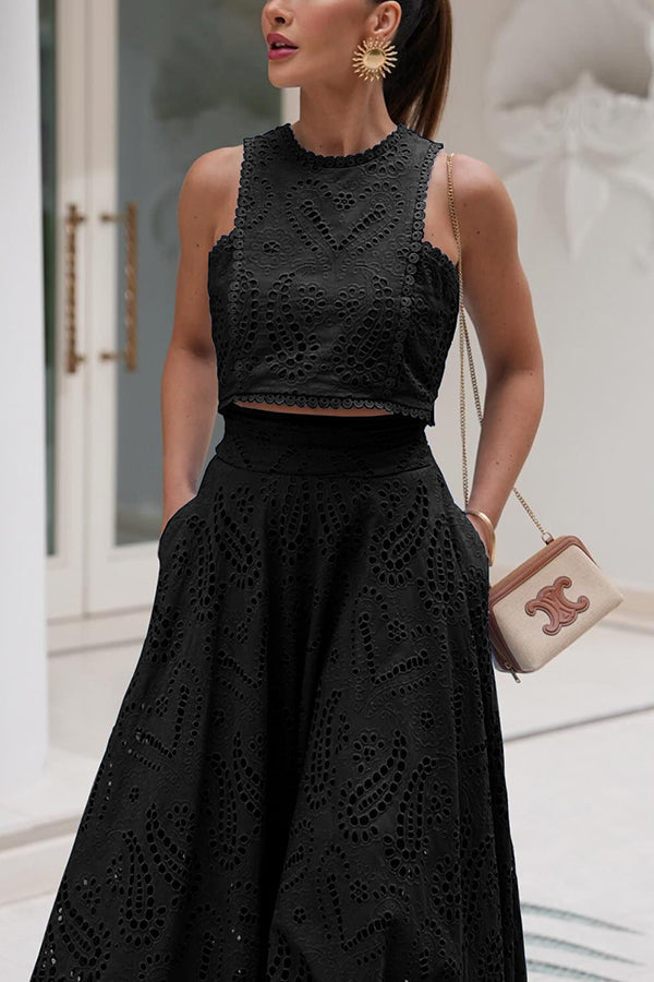 Two-piece embroidered set with long high-waisted skirt with pockets