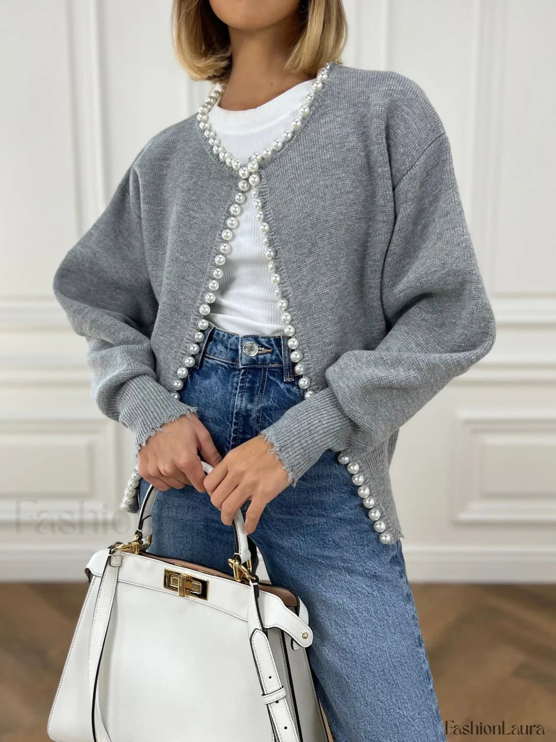 WW | Strickjacke mit Perlenverzierung und Fransensaum