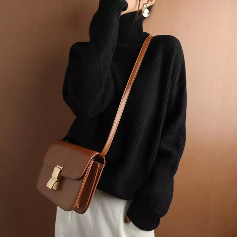 Bequemer, locker sitzender Rollkragenpullover