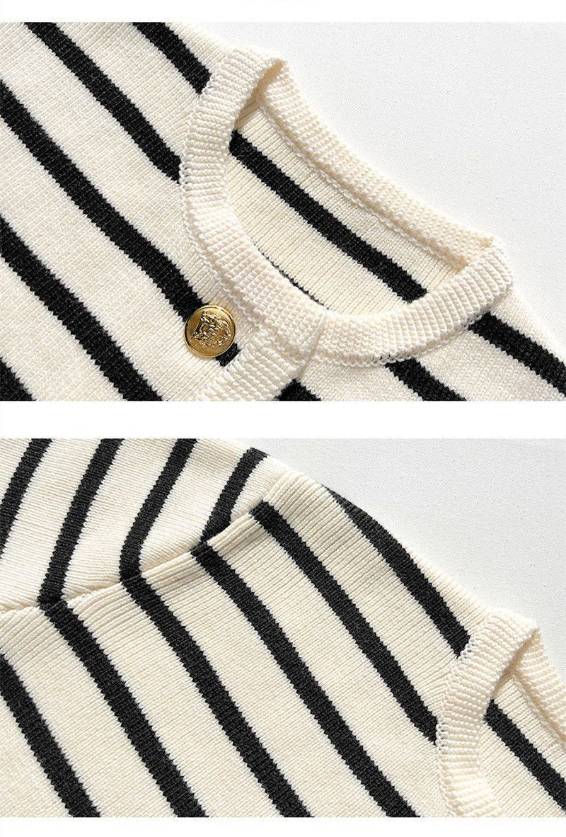 WW | Cozy striped knit sweater for autumnal layered looks