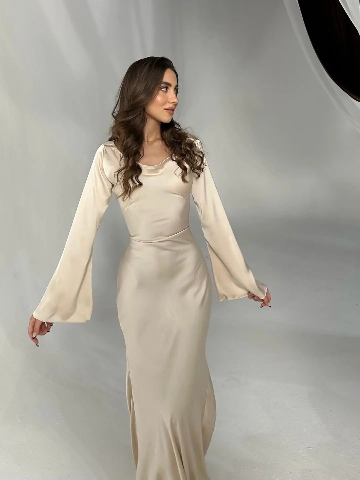 WW | Fließendes Maxi Kleid Mit Langen Ärmeln Für Damen