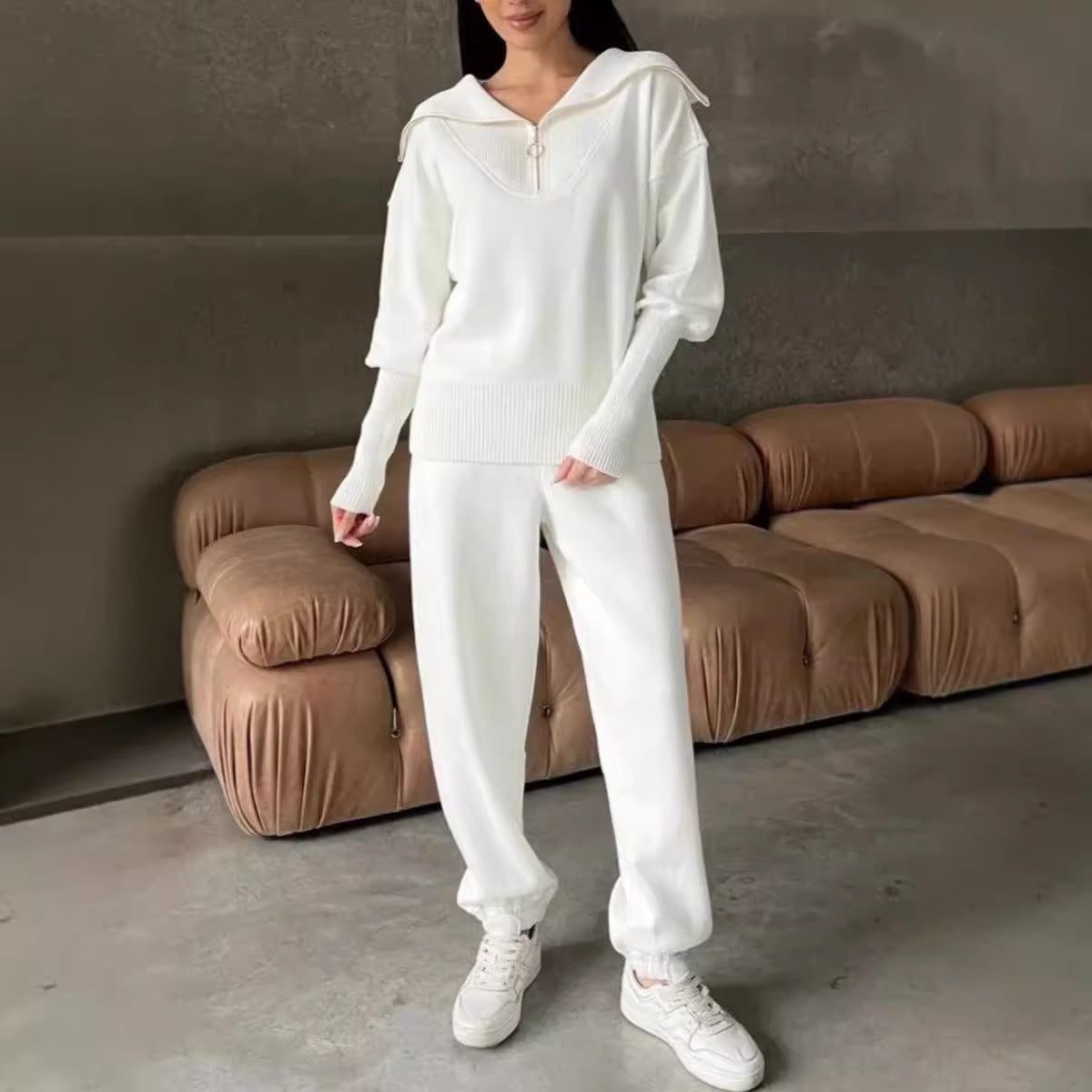 WW | Two-Piece Leisure Set with Zip-Up Sweatshirt