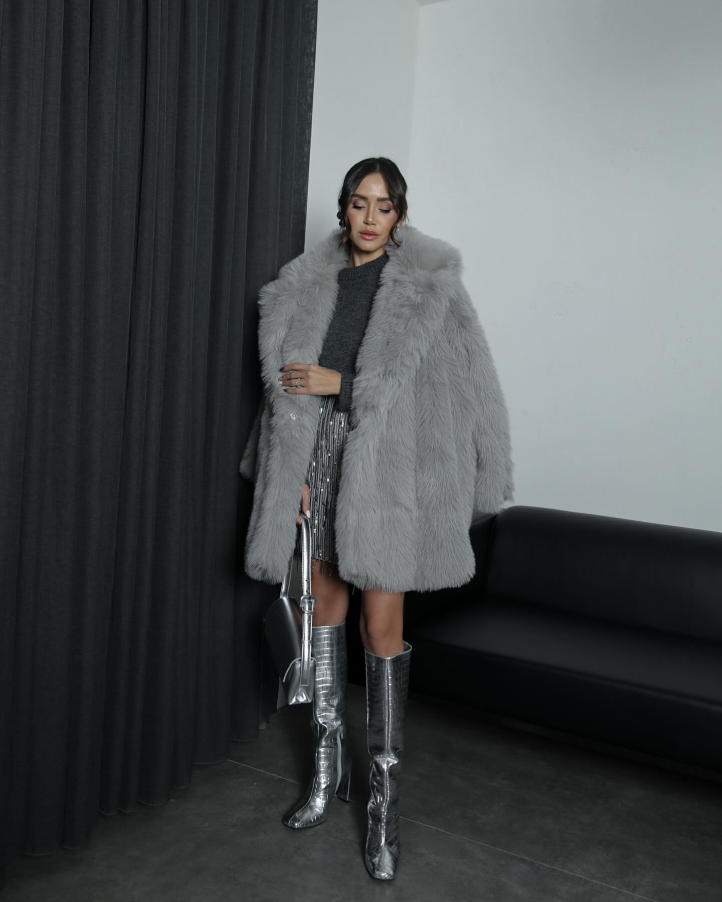 WW | Coat with Rolled Collar for an Elegant Look