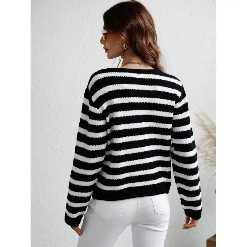 WW | Cosy chunky knit sweater with button placket and side pockets