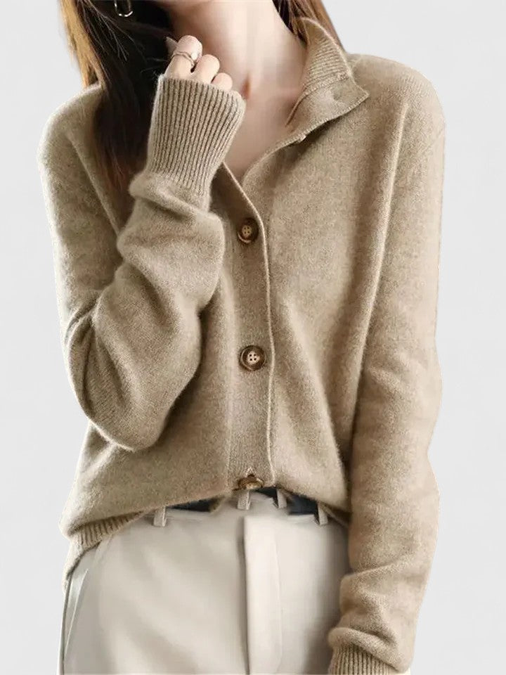 WW | Classic cardigan with button placket