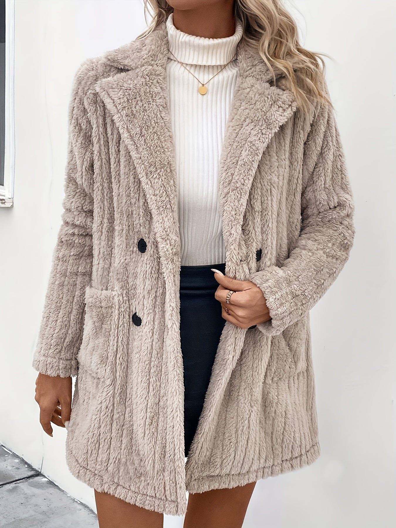 WW | Button-Up Teddy Coat - Soft Plush Fabric - Mid-Length - Casual Winter Style